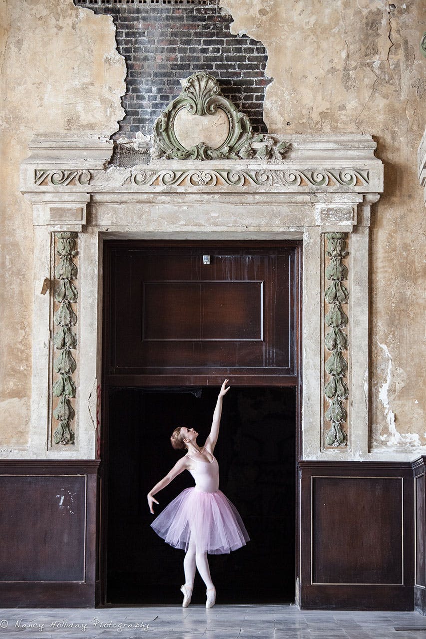 Ballerina On Point in the Oakland Train Station CA